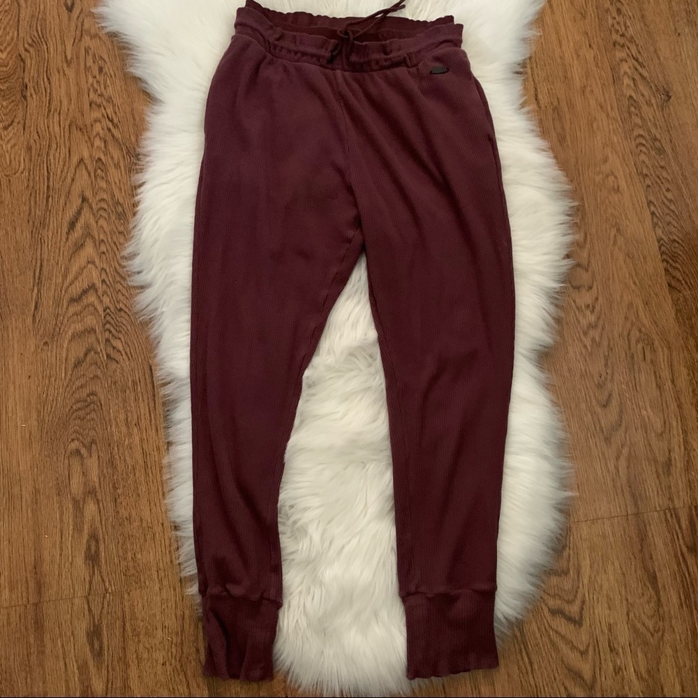 Gymshark Burgundy Paperbag Ribbed Pants Small Drawstring High rise joggers